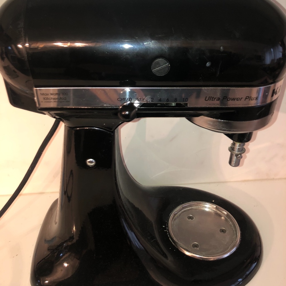 Kitchen aid stand mixed no bowl